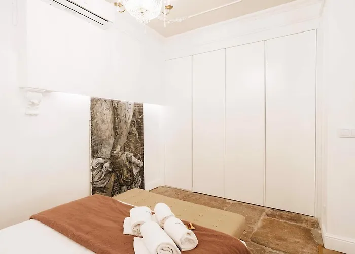 Apartment New Exquisite Cozy Baroque Portuguese Soul 2p